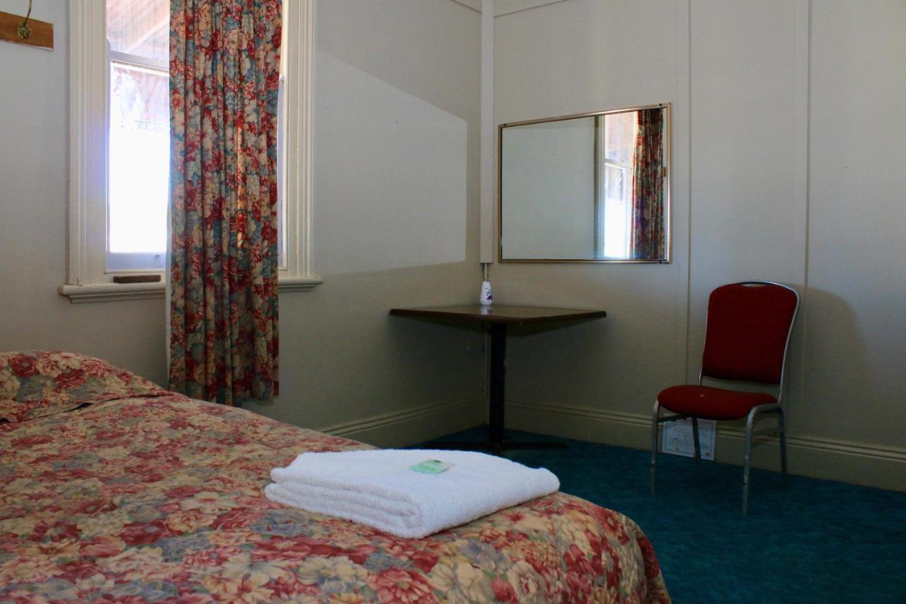 Club Hotel Glen Innes Bagian luar foto